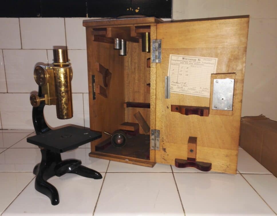 Estimation Montre, horloge: Microscope ancien Ernst Leitz
