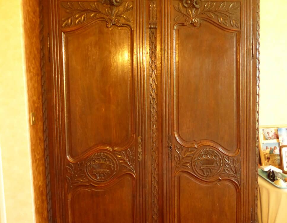 armoire normande à corbeille