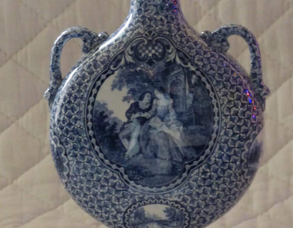 Estimation Vase décor Louis XVI