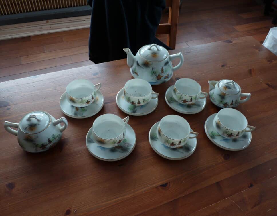 Service a thé complet porcelaine FINE CHINA