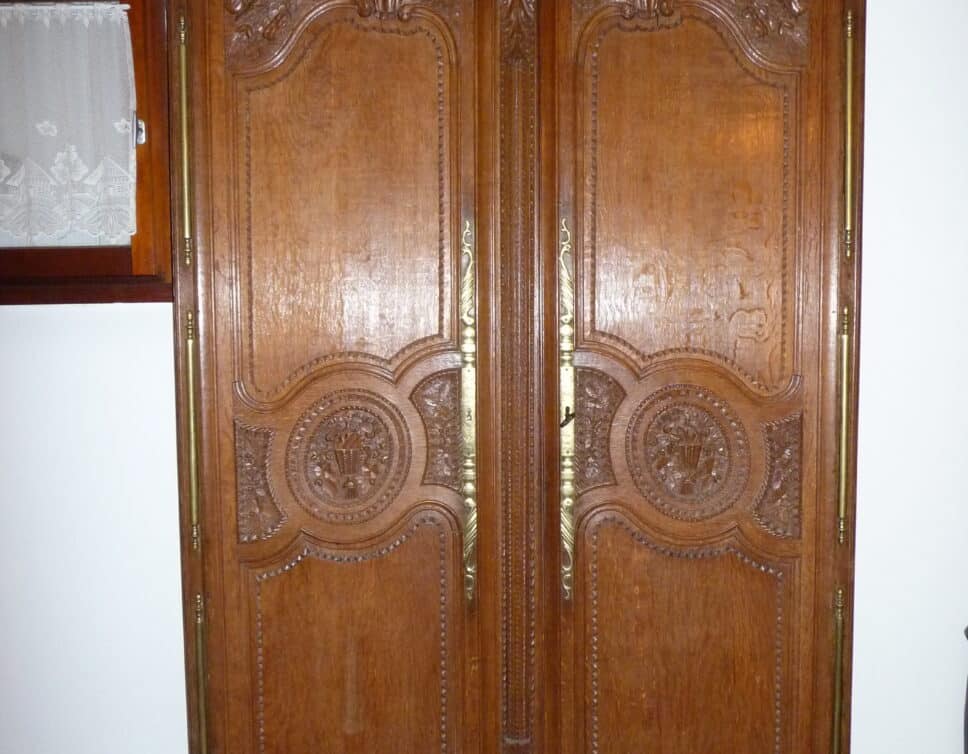 Armoire normande de mariage, chêne de hongrie, deux portes