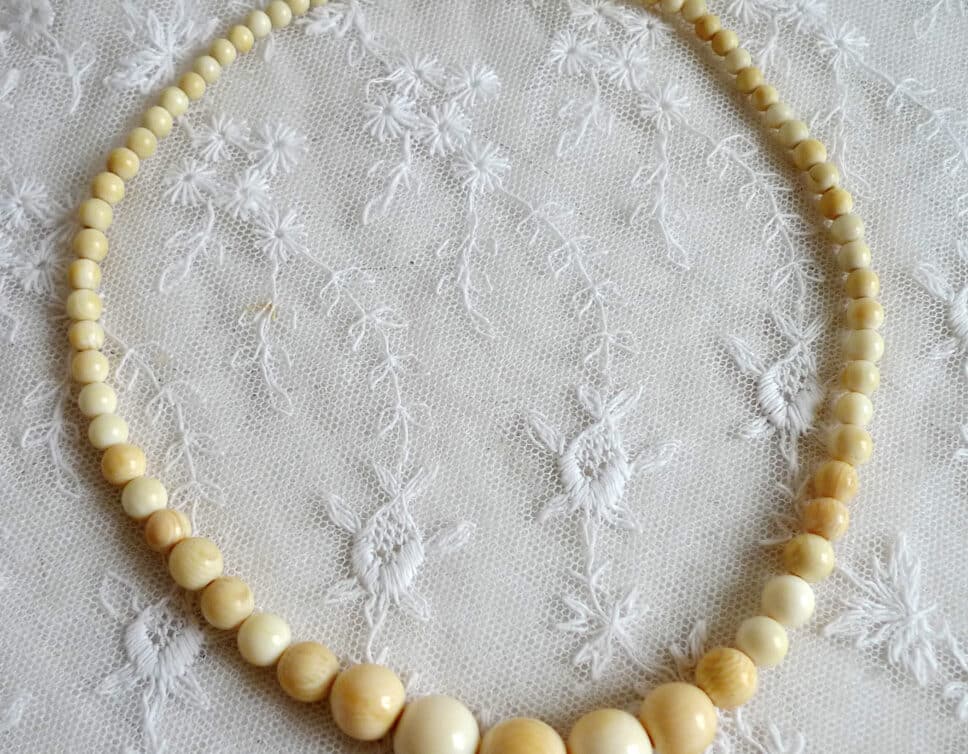 Estimation Bijoux: Identification et estimation collier en perles