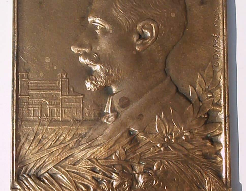 petite plaque uniface bronze,signée G.Dupré
