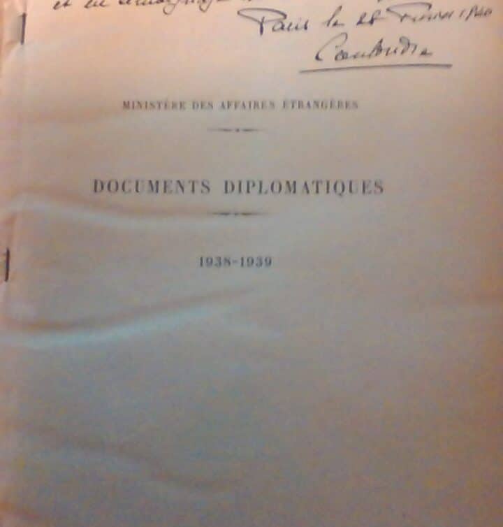 Estimation Livre, manuscrit: Livre documents diplomatiques 1938-1939