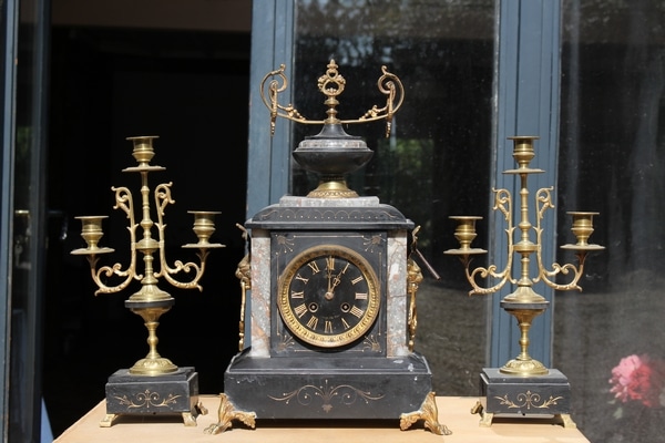 Estimation Montre, horloge: Pendule et ses chandeliers marbre et bronze Paris 1860