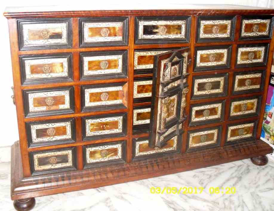 Un Cabinet Italien d’époque Renaissance