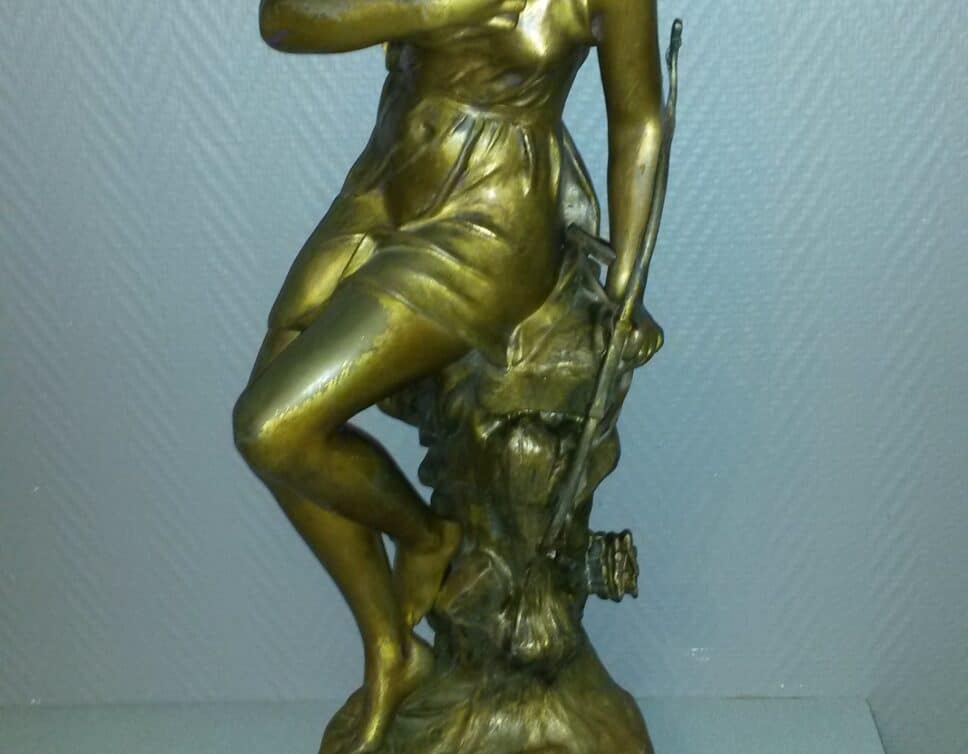 Statue en bronze signée Mme Signoret Ledieu