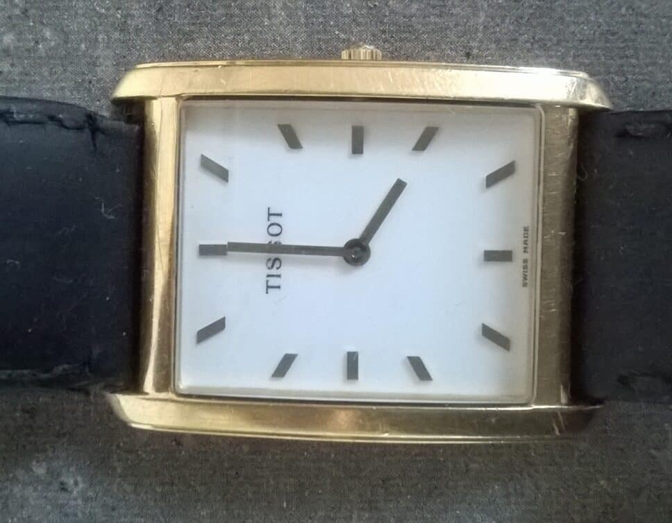 Estimation Montre, horloge: montre tissot or
