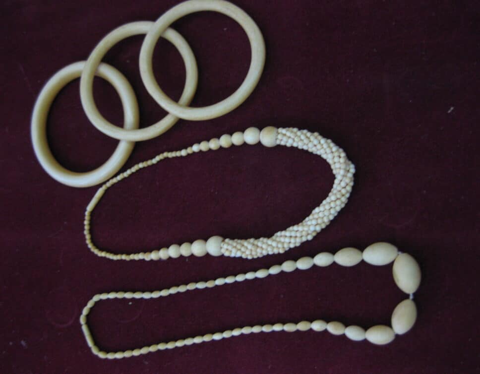 Estimation Bijoux: collier ivoire