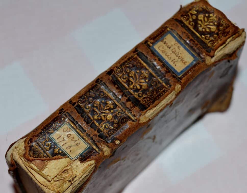 Estimation Livre, manuscrit: Petit livre religieux ancien