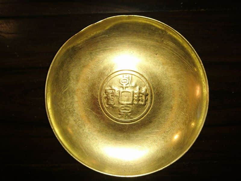 coupe dynastie Tang en or