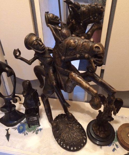 cavalier en bronze art Africain ?