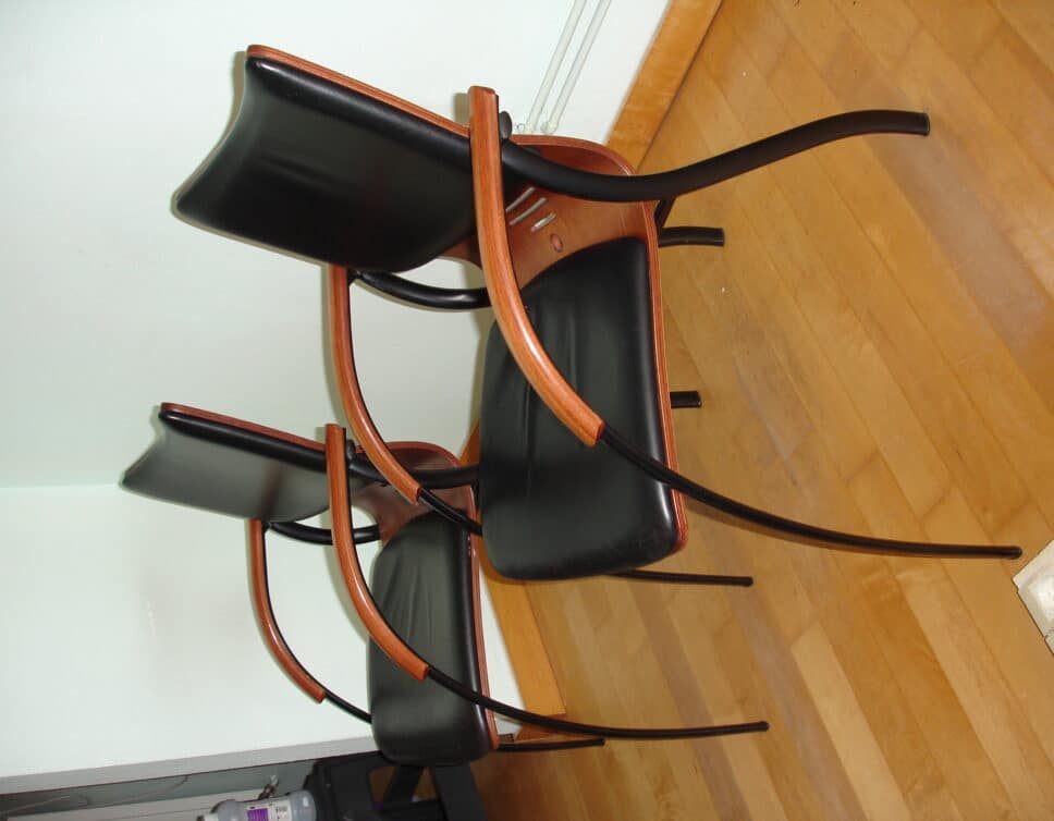 Estimation Mobilier XXeme: 2 fauteuils design seventies