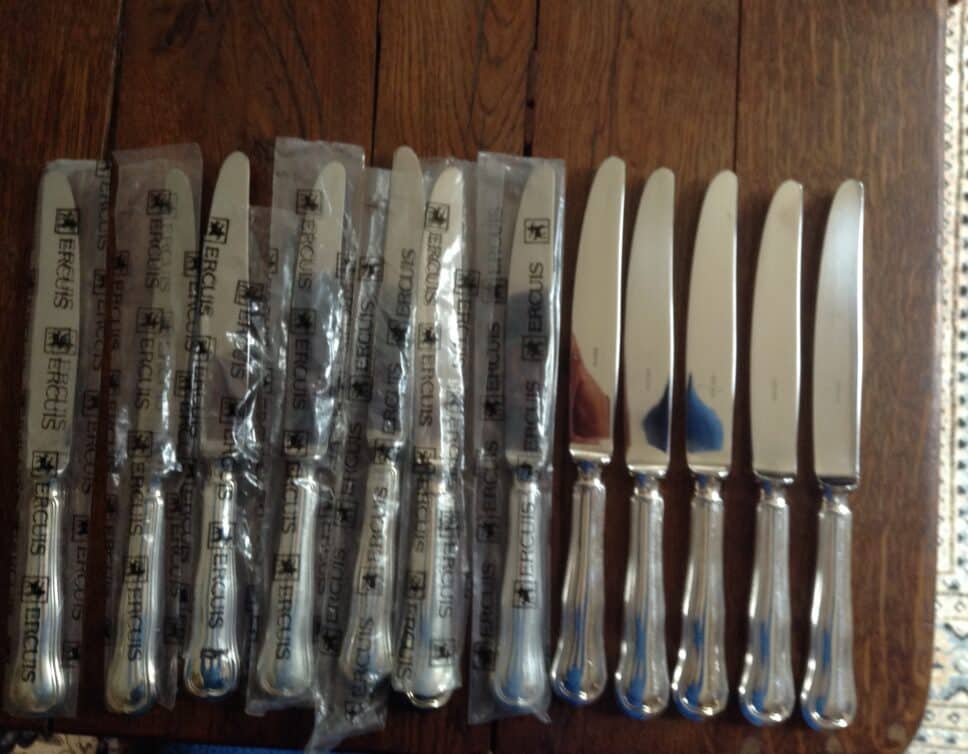 12 couteaux de table, 12 couteaux à dessert Ercuis