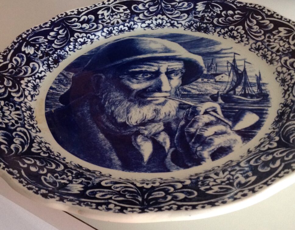 Plat porcelaine Delft « le pêcheur « 