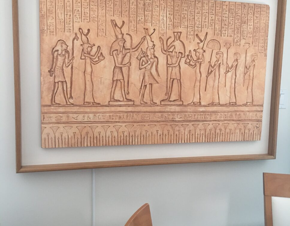 Tableau signé Jean Bruneau, tableau égyptien sur une feuille de gypse