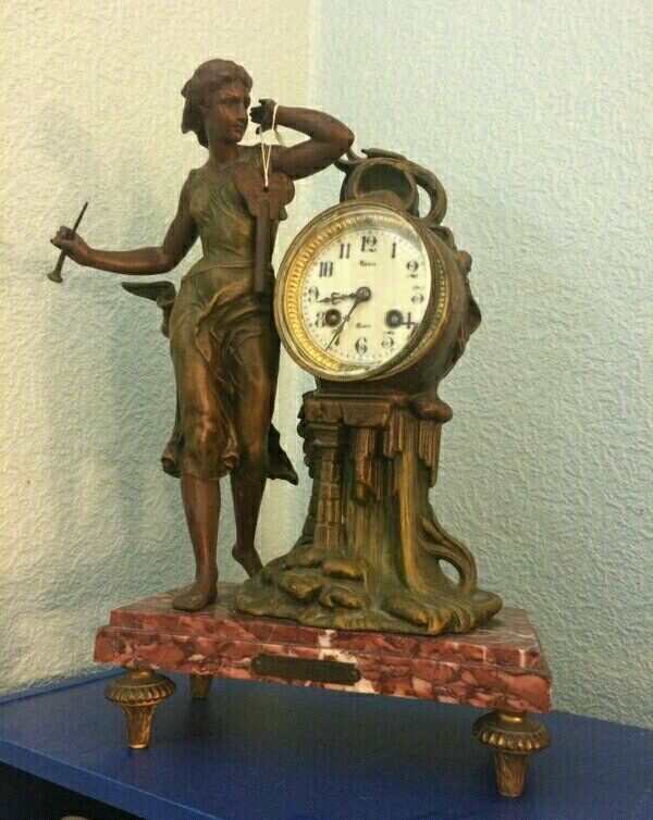 Estimation Montre, horloge: horloge ancienne en bronze