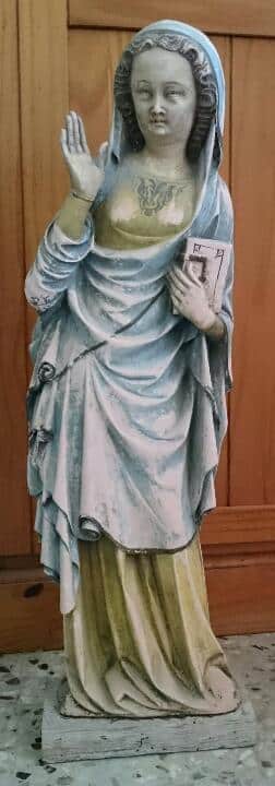 Statue sainte femme