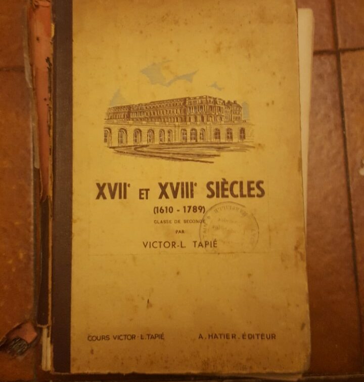 Estimation Livre, manuscrit: livre dhistoire edition hatier 1944