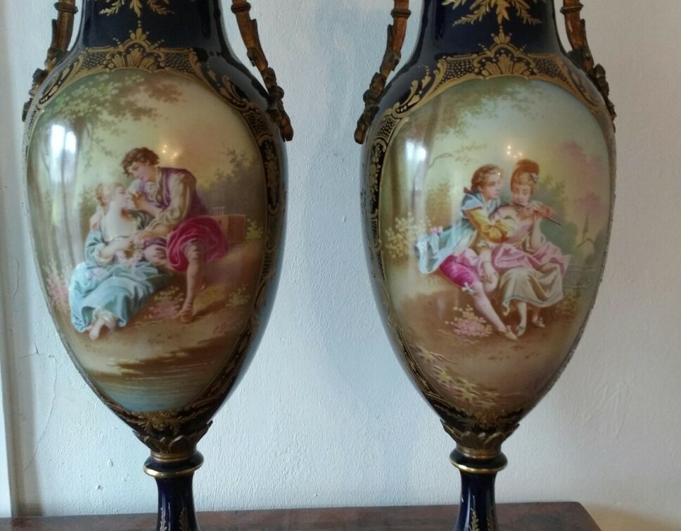 Paire de vases type Sèvres signés E. Grisard