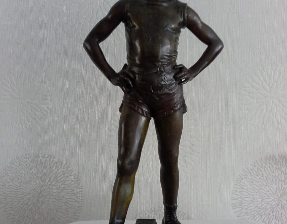 : Statue bronze