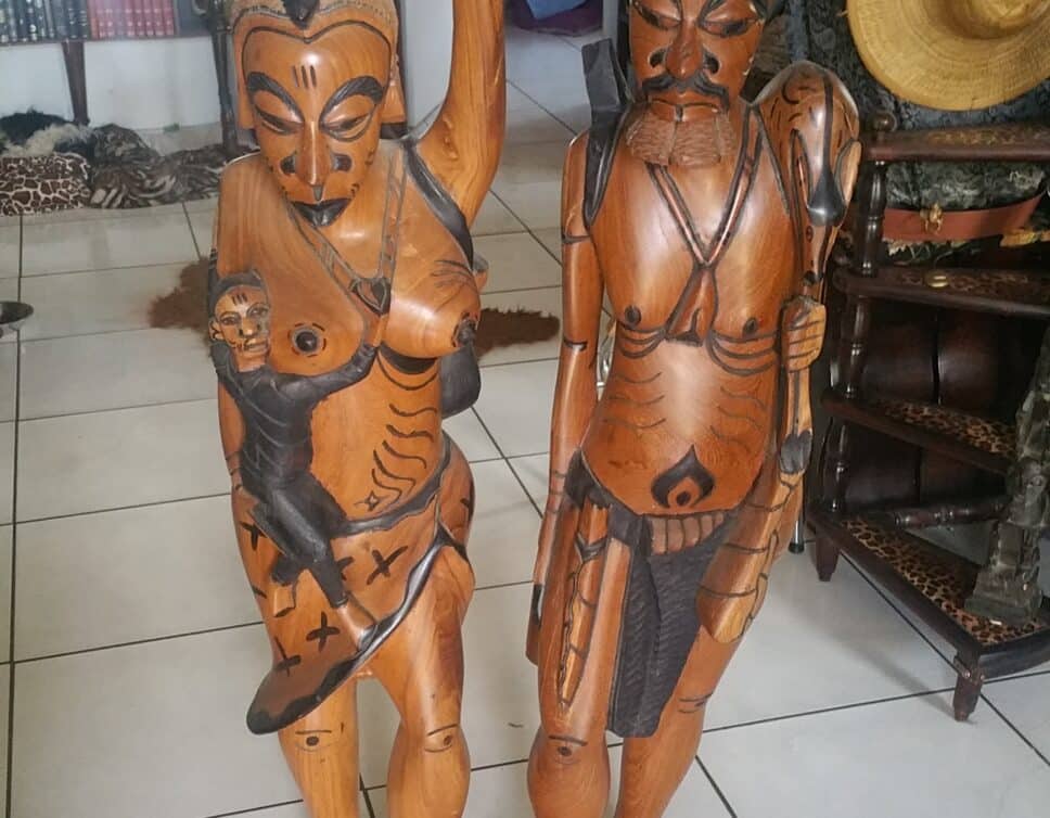 Couple de statue africaine