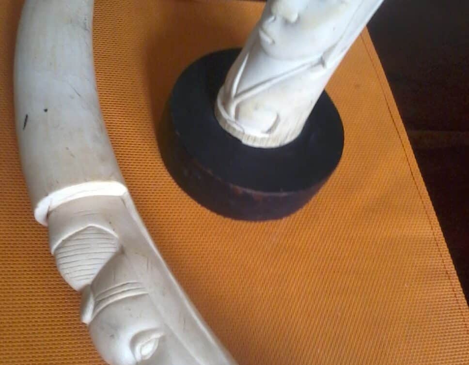 sculptures anciennes , ivoire de qualité