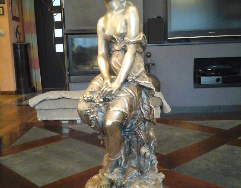 Statue d’Hippolyte moreau en bronze doré.