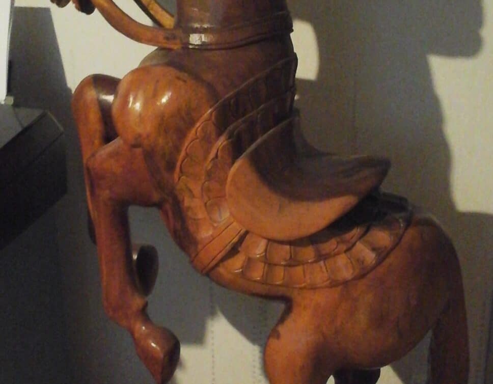 Sculpture cheval en bois
