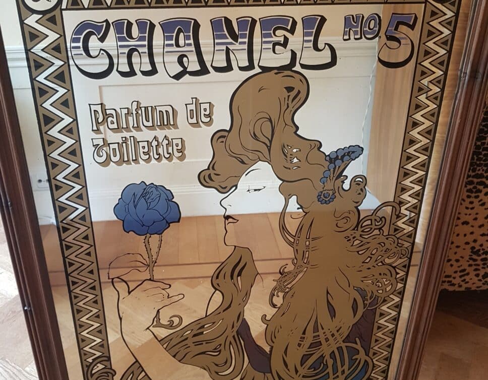 Mirror Chanel No 5