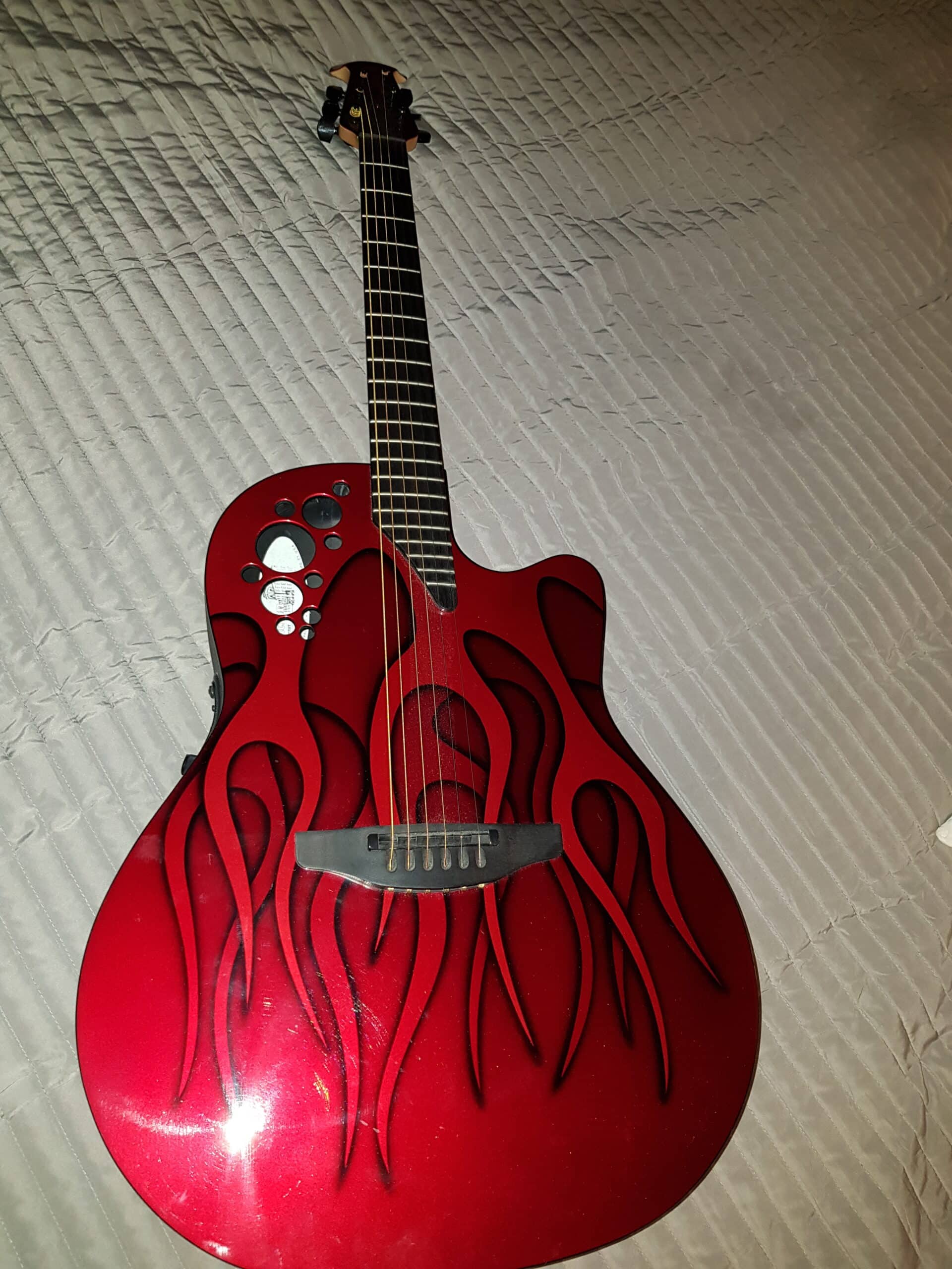 Guitare ovation élite red flame