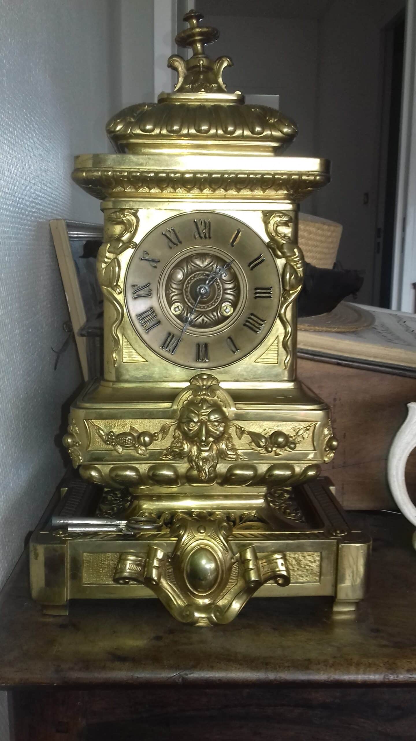 Estimation Montre, horloge: pendule bronze