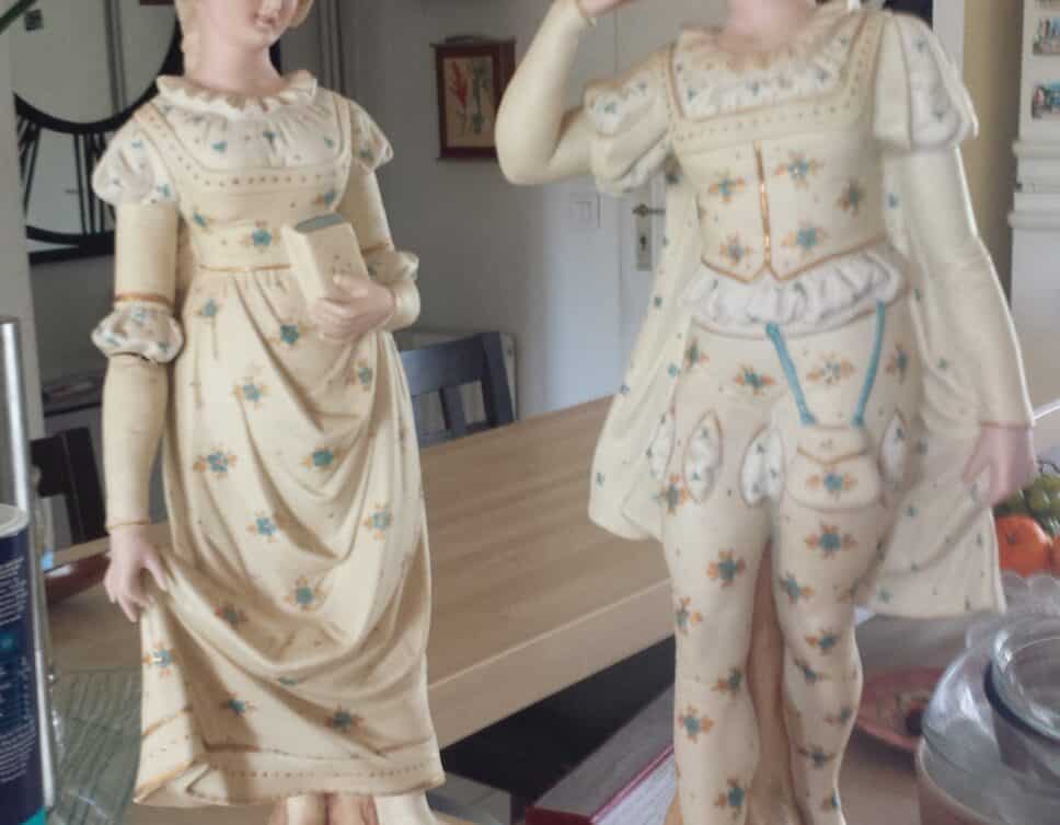 couple statuettes biscuit RW