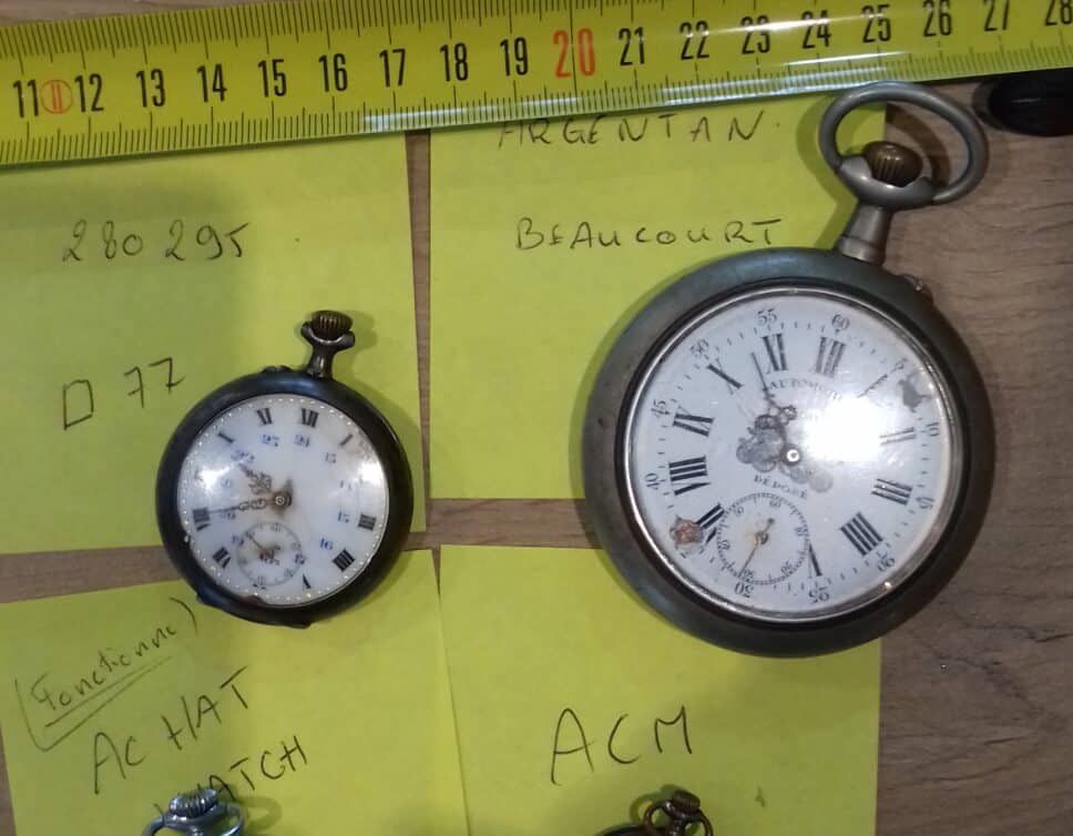 Estimation Montre, horloge: 4 montres