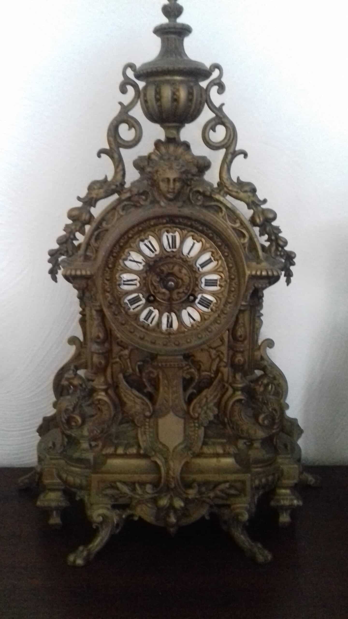 Horloge ancienne en bronze