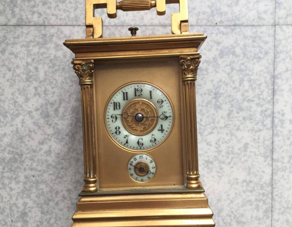 Estimation Montre, horloge: Pendule ancienne