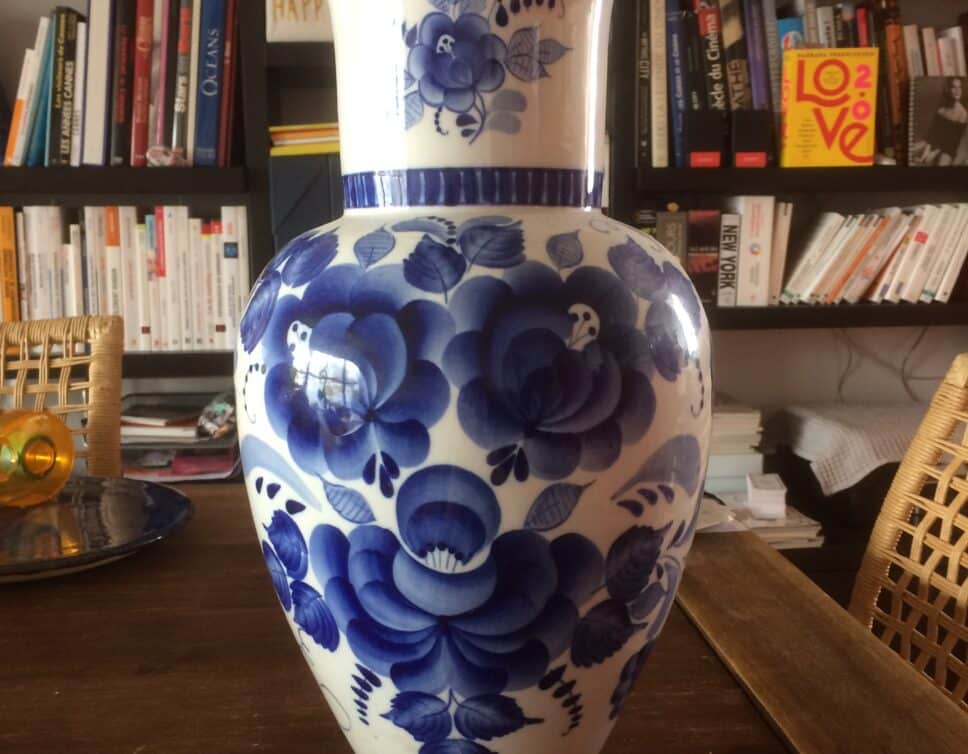 Vase porcelaine russe bleu, fleurs