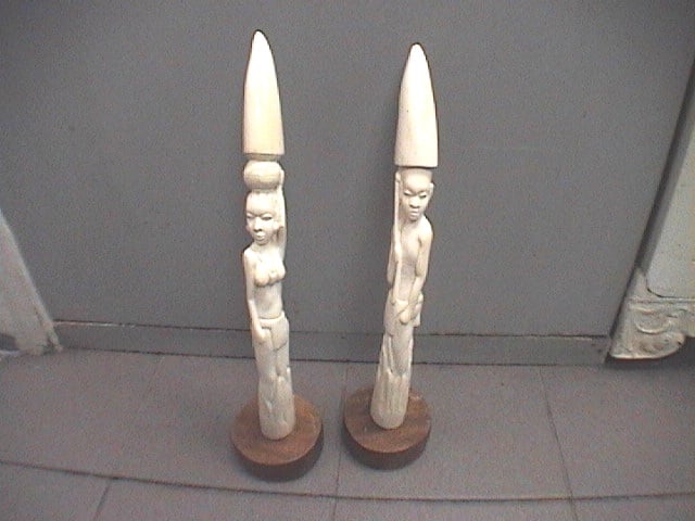 Ensemble de statue d`ivoire