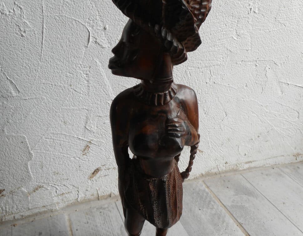 statue femme africaine