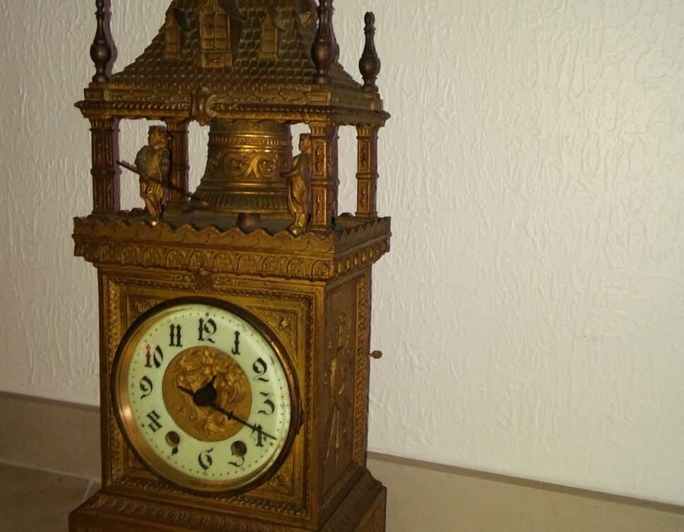 Horloge carillon style beffroi