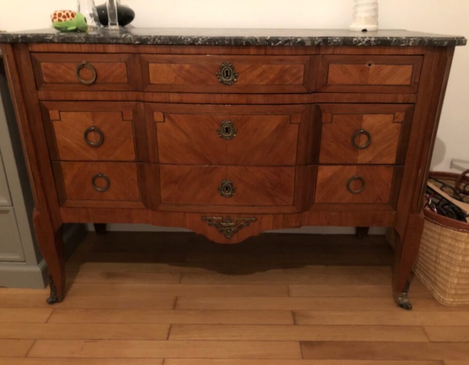 Commode style transition