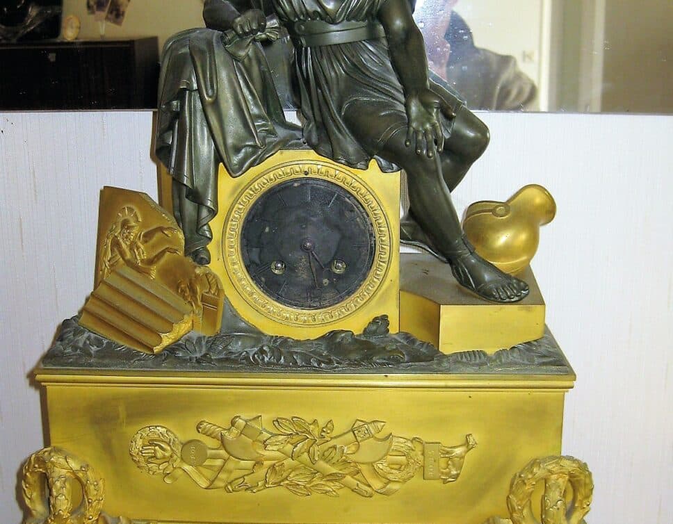 Estimation Montre, horloge: PENDULE  sur table  bronze  senateur romain