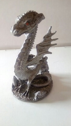 : Figurine dragon acier