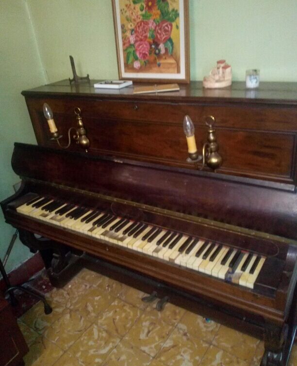 piano droit marque aucher
