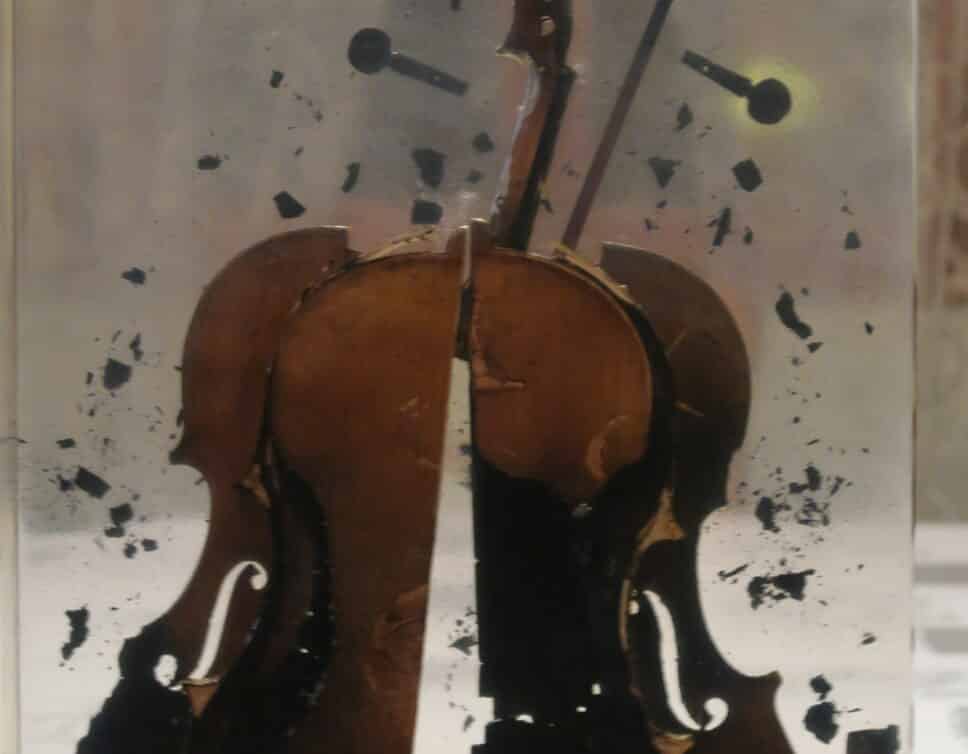 : Arman :Inclusion violon brulé