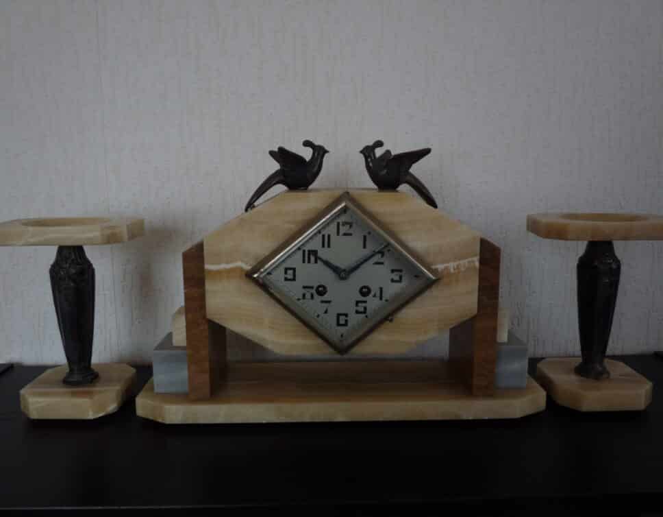 Estimation Montre, horloge: Pendule marbre F. Martin