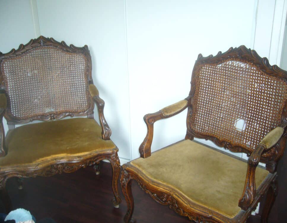 Paire de fauteuils du 19e siècle