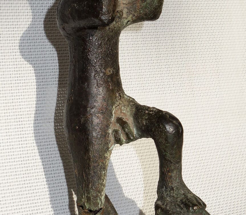 : curieux bronze antropomorphe