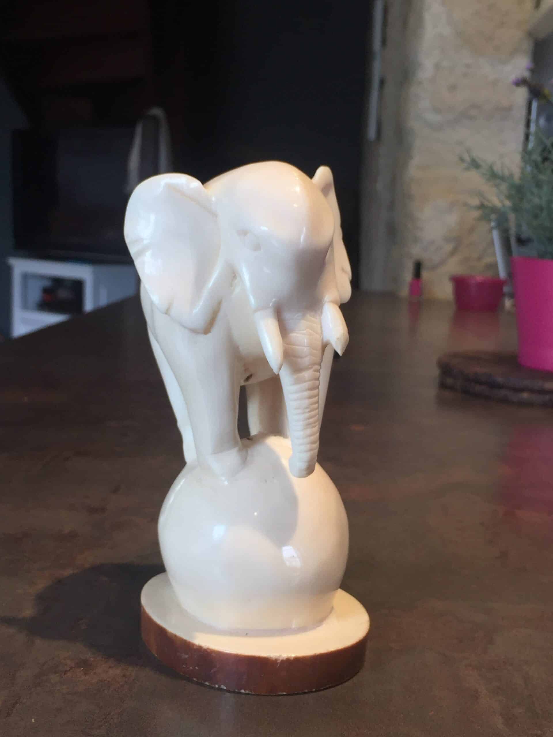 Sculpture éléphant ivoire