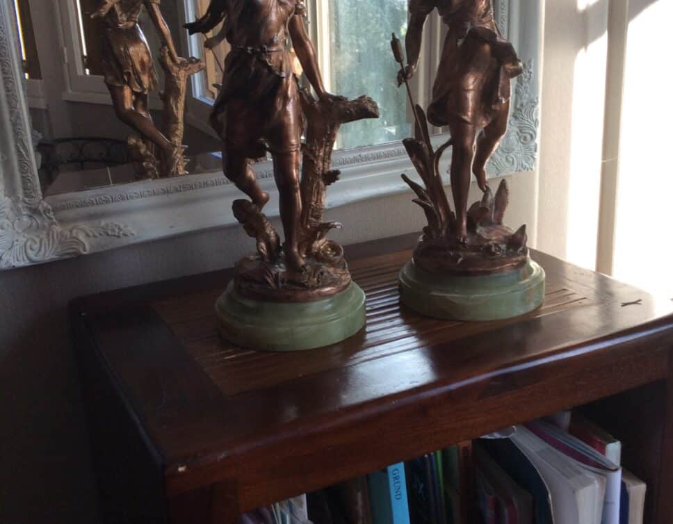 Deux statuettes représentant la fée des eaux par le sculpteur Carlier